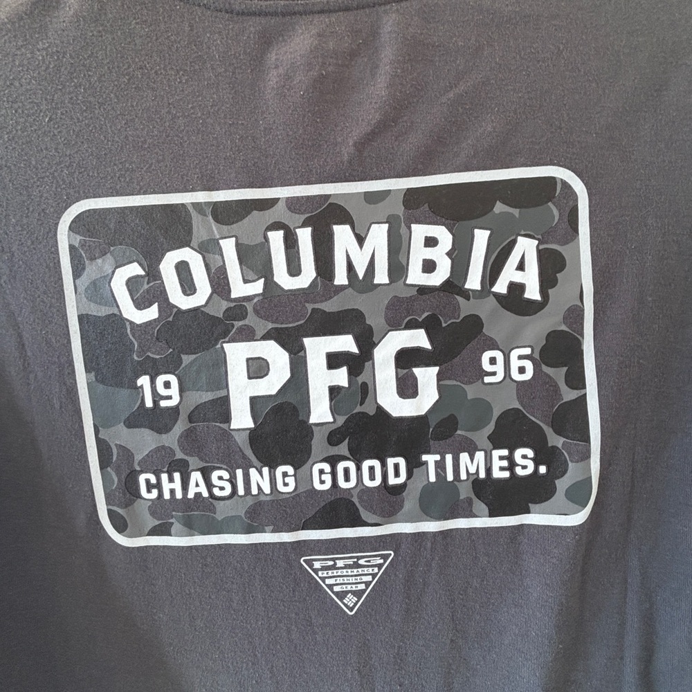 NWT Columbia Women's Lrg PFG Uncharted Graphic T-Shirt in Shark Gray